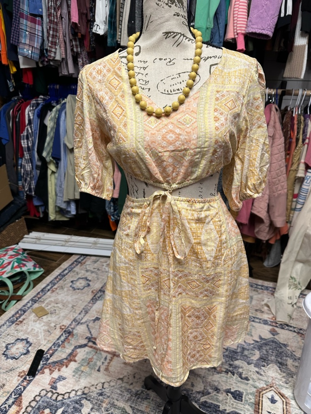 Adorable summer dress. With cut out midsection and tie Small $15